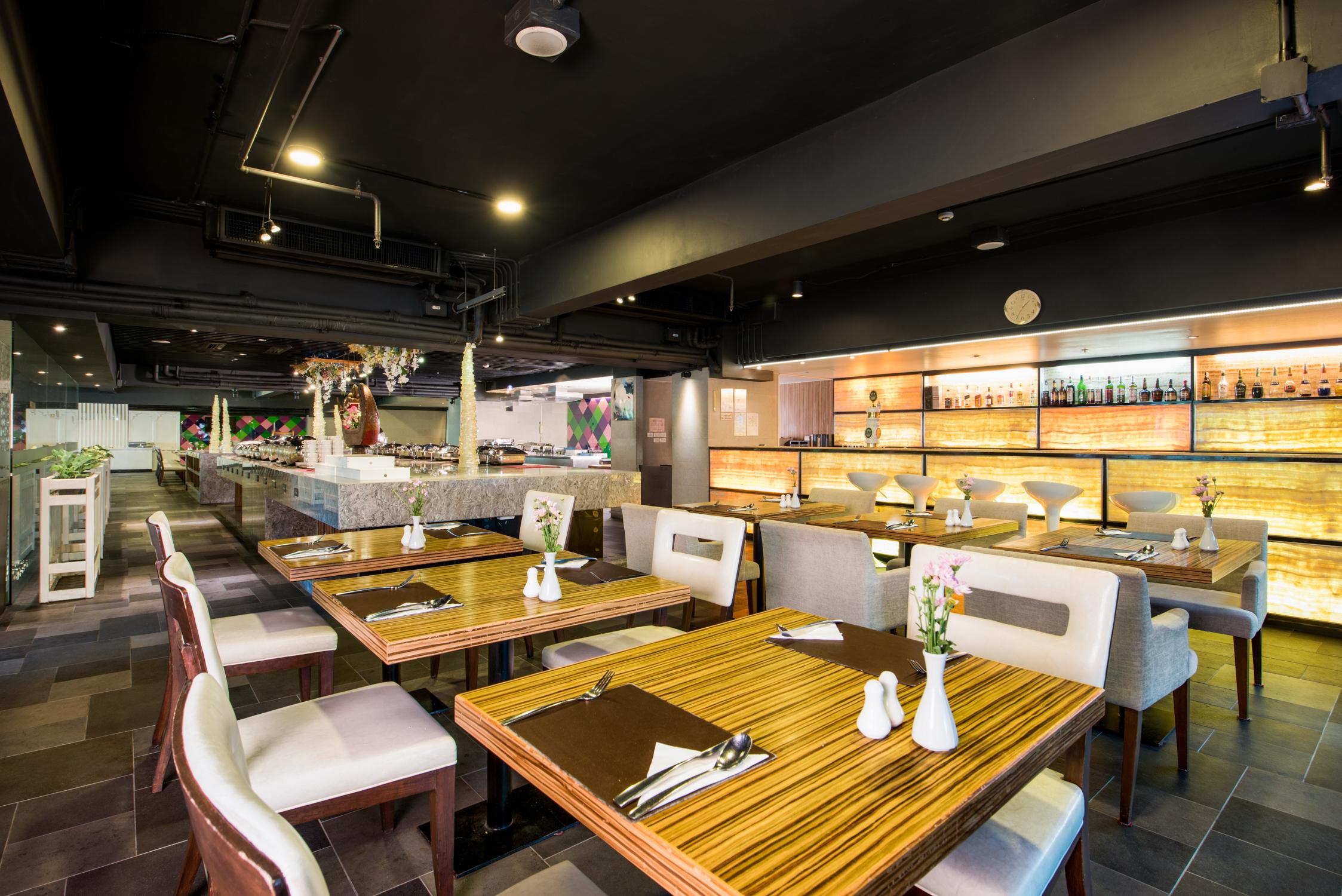 Furama Silom Hotel Бангкок Экстерьер фото