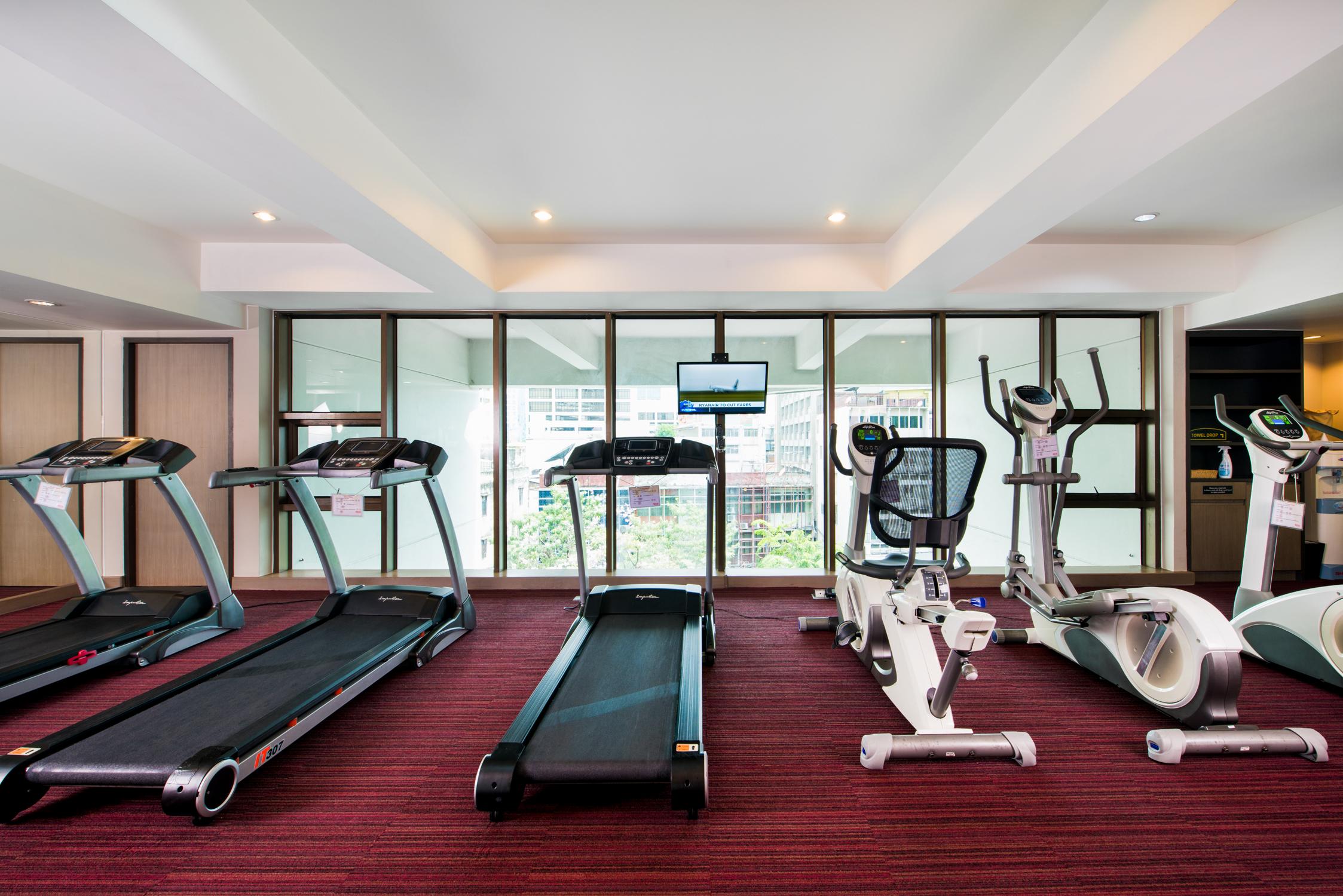 Furama Silom Hotel Бангкок Экстерьер фото