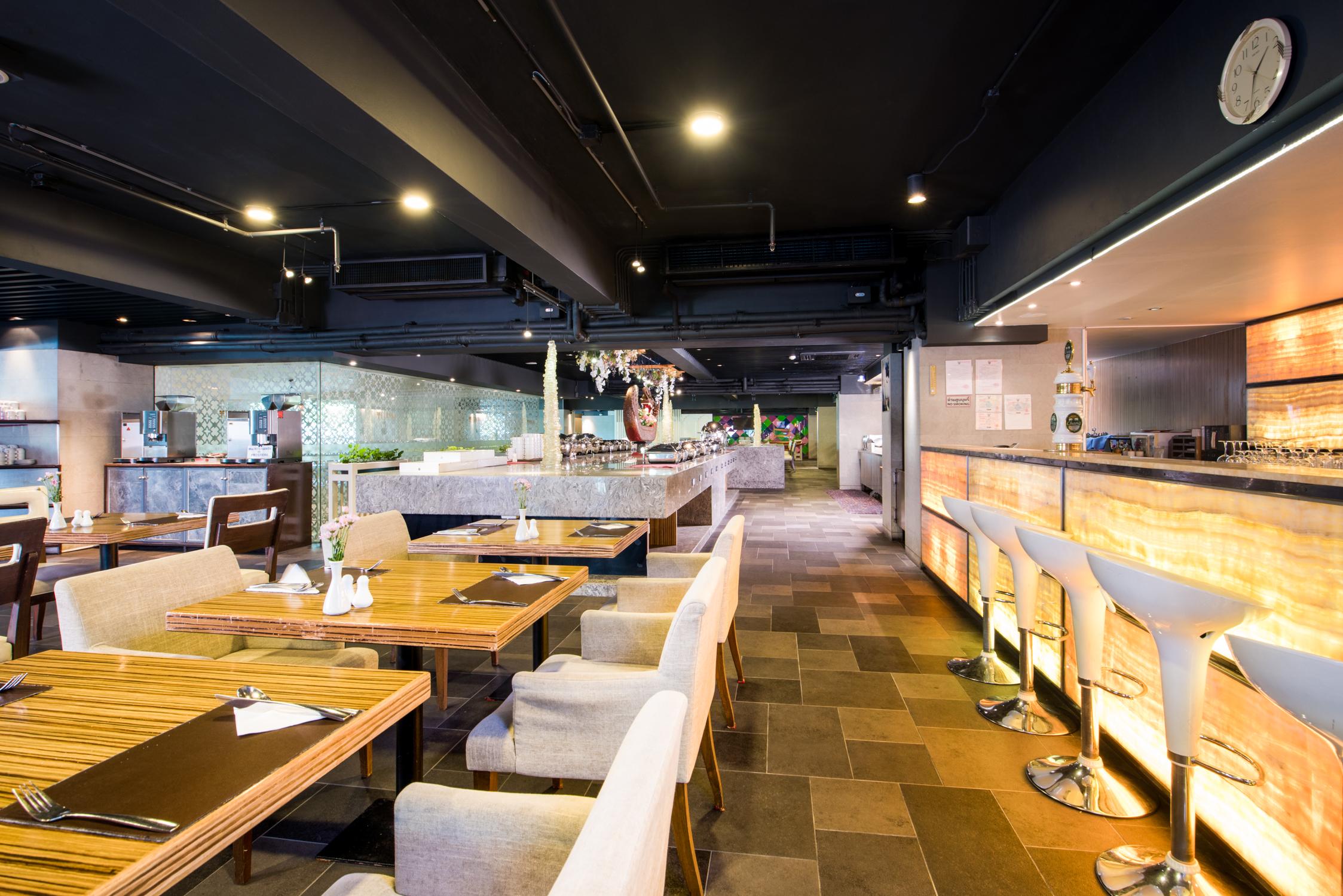 Furama Silom Hotel Бангкок Экстерьер фото