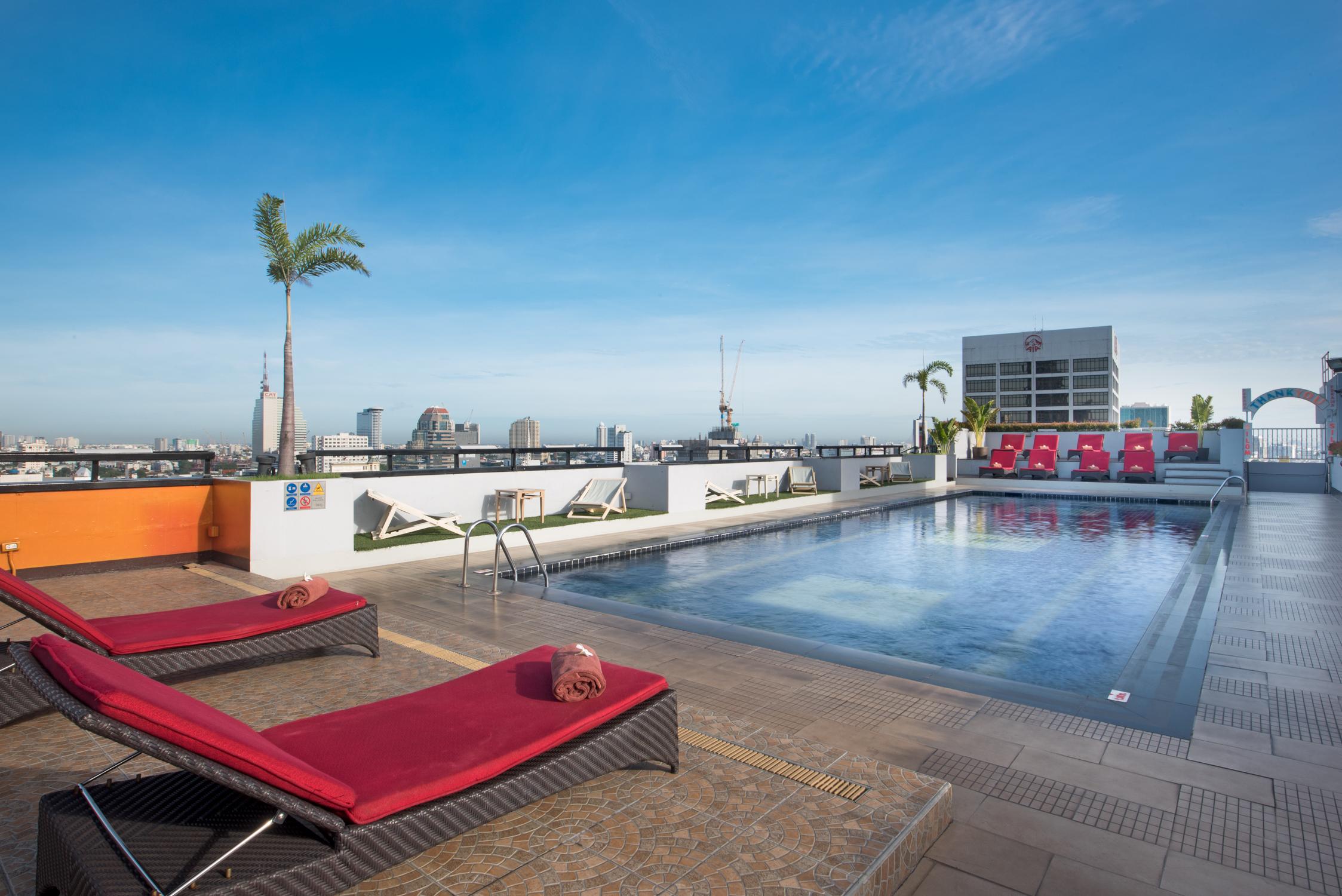 Furama Silom Hotel Бангкок Экстерьер фото