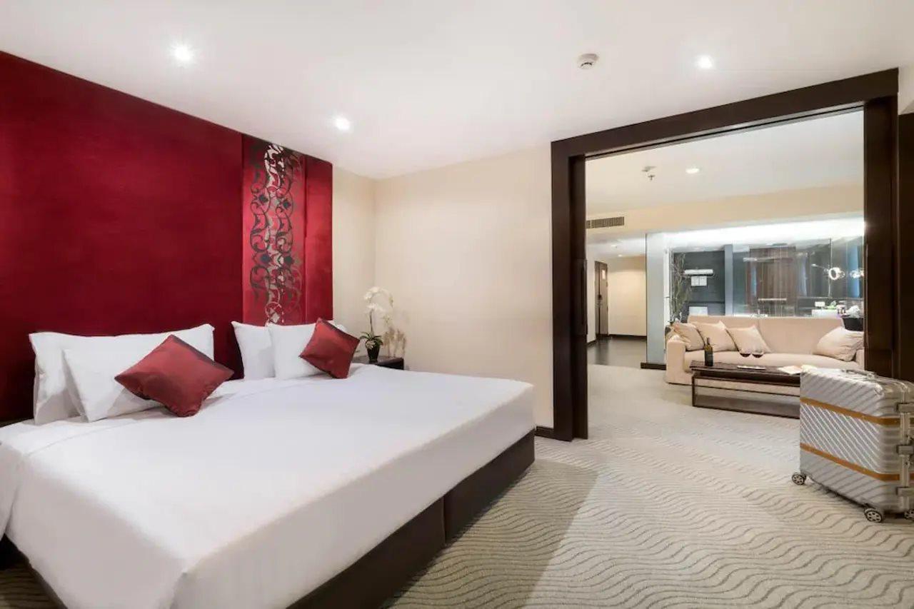 Furama Silom Hotel Бангкок Экстерьер фото