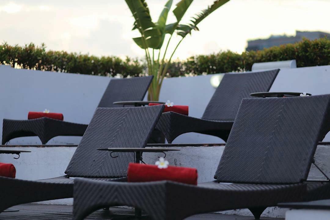 Furama Silom Hotel Бангкок Экстерьер фото
