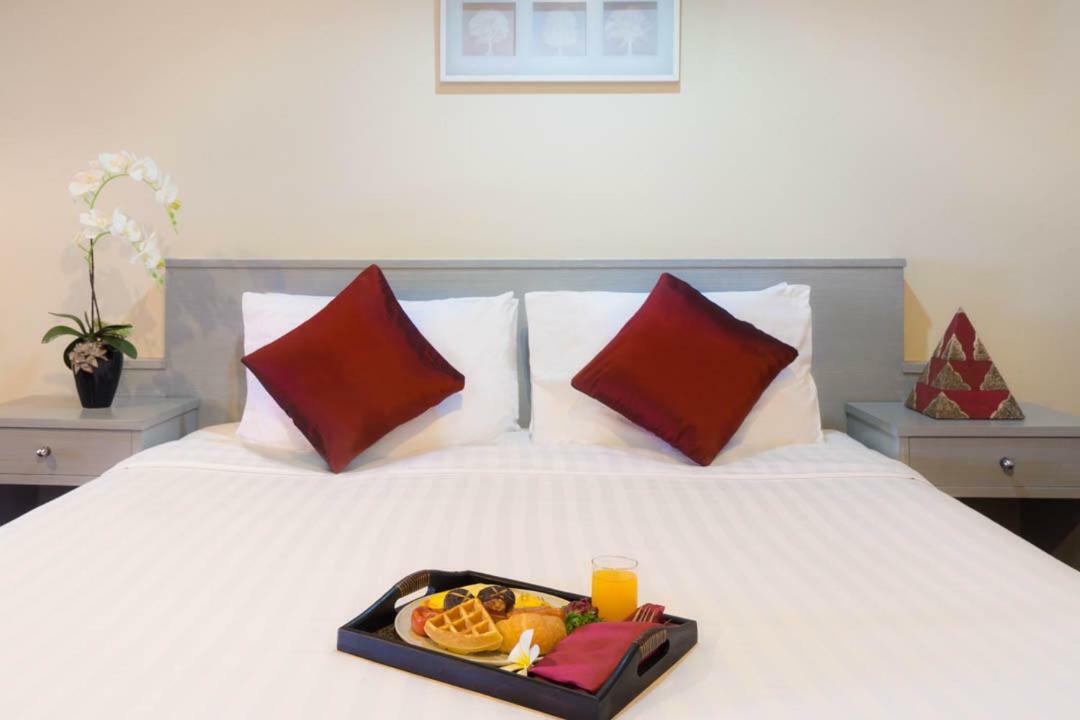 Furama Silom Hotel Бангкок Экстерьер фото