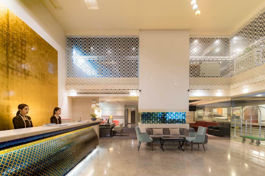 Furama Silom Hotel Бангкок Экстерьер фото