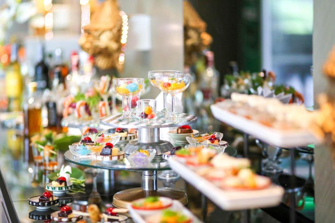 Furama Silom Hotel Бангкок Экстерьер фото