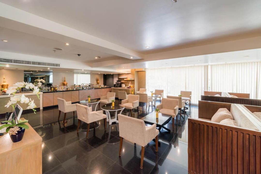 Furama Silom Hotel Бангкок Экстерьер фото